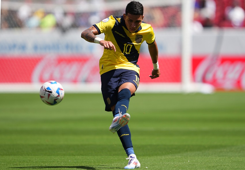 Kendry Páez, el futbolista ecuatoriano más joven en disputar un partido de Copa América