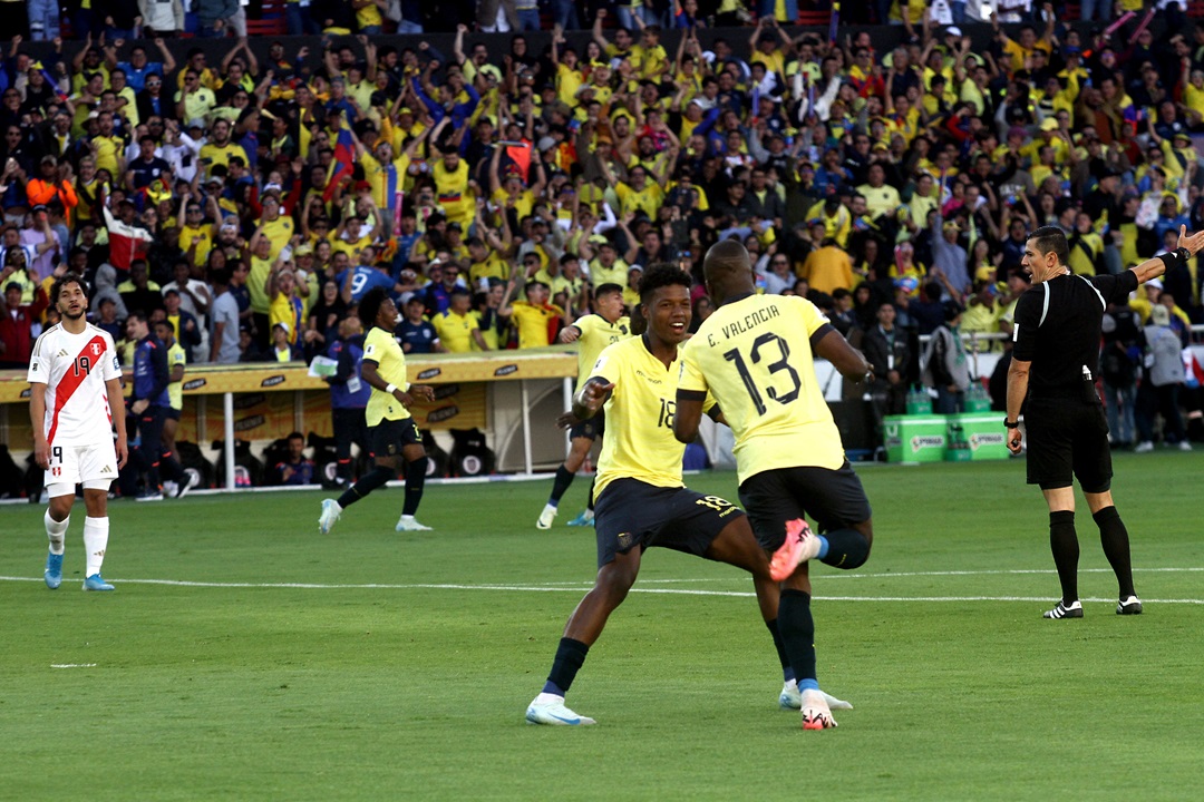 Ecuador, con el regreso al gol de Enner Valencia, logra ajustado triunfo frente a Perú