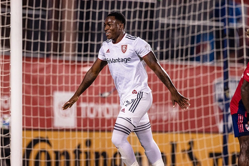 Anderson Julio anota un gol con gran cabezazo y da el empate a Real Salt Lake