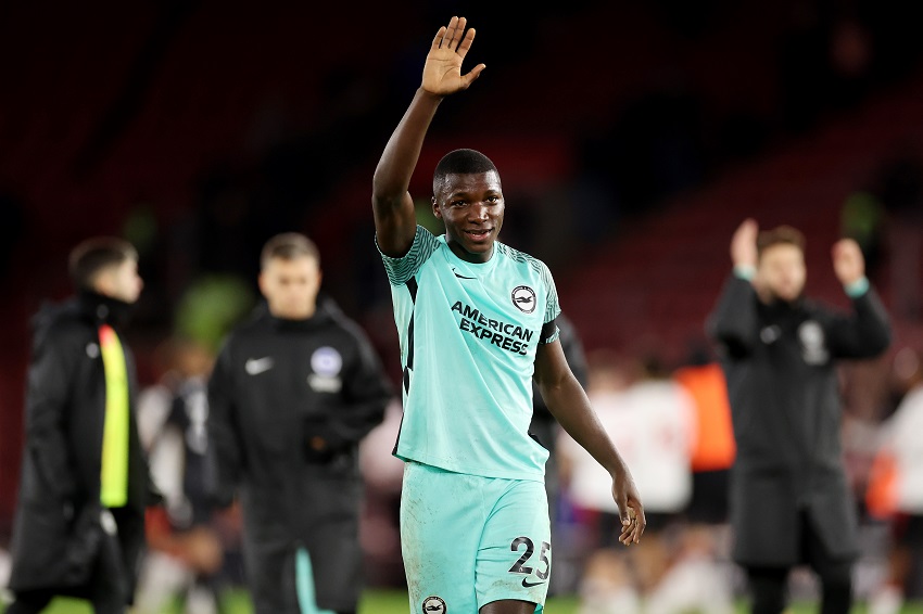 Moisés Caicedo firma un nuevo contrato con el Brighton hasta 2027