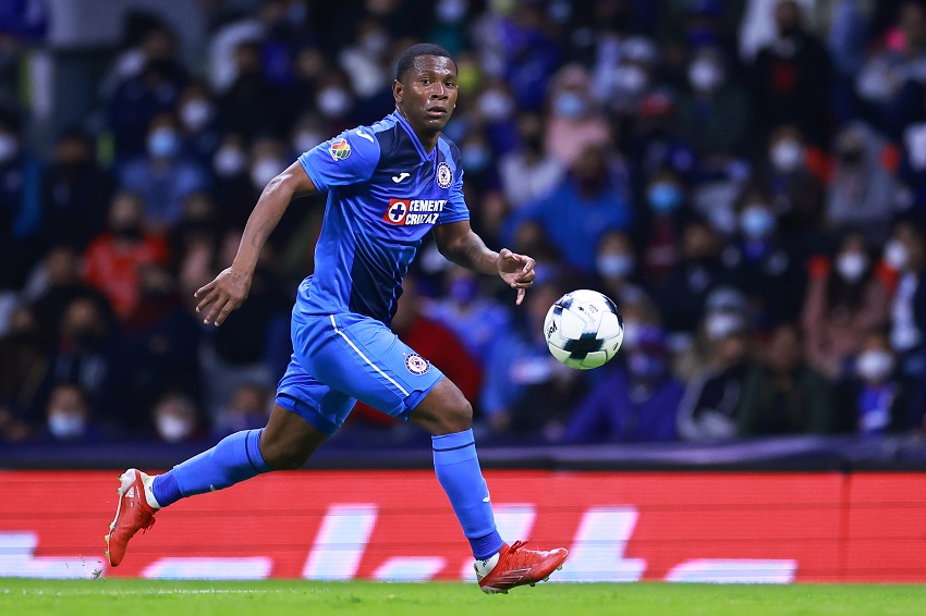 Brayan Angulo acuerda su salida de Cruz Azul y se vincula al Santos