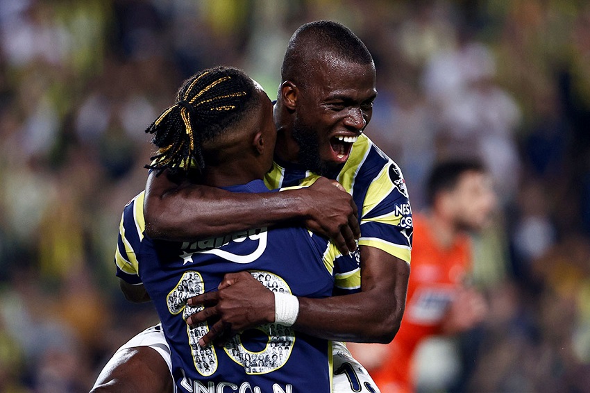 Enner Valencia brilla con gol y asistencia en categórico triunfo de Fenerbahce