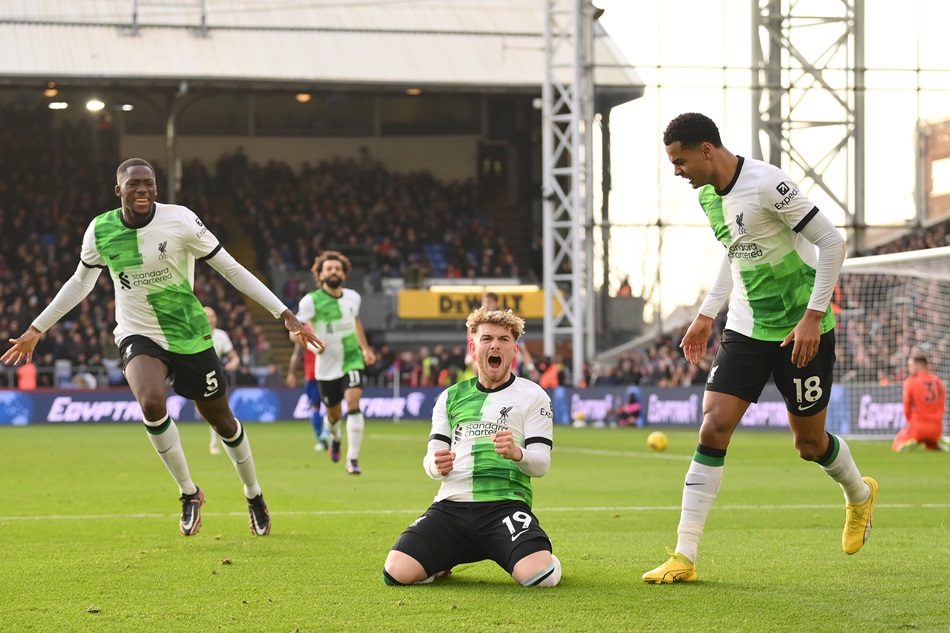 Liverpool concreta la remontada ante Crystal Palace y es nuevo líder
