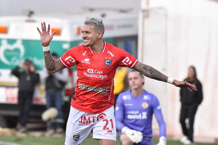 Carlos Garcés define con precisión un penal en el empate de Cienciano contra UTC