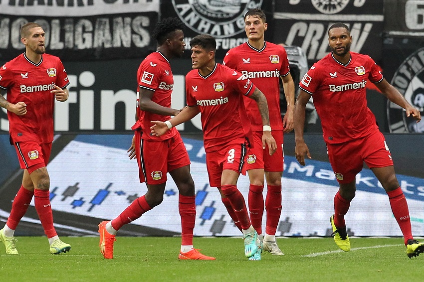 Bayer Leverkusen de Piero Hincapié, con rival confirmado en cuartos de la Europa League