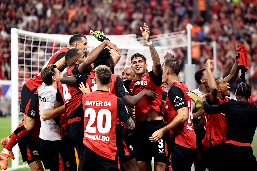 Piero Hincapié, elegido como el mejor jugador del partido en la Supercopa de Alemania