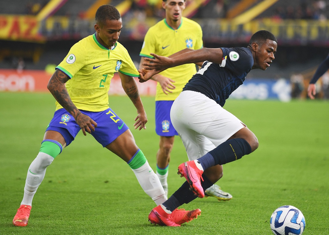 Ajax no ejercerá opción de compra por Patrickson Delgado, según informe