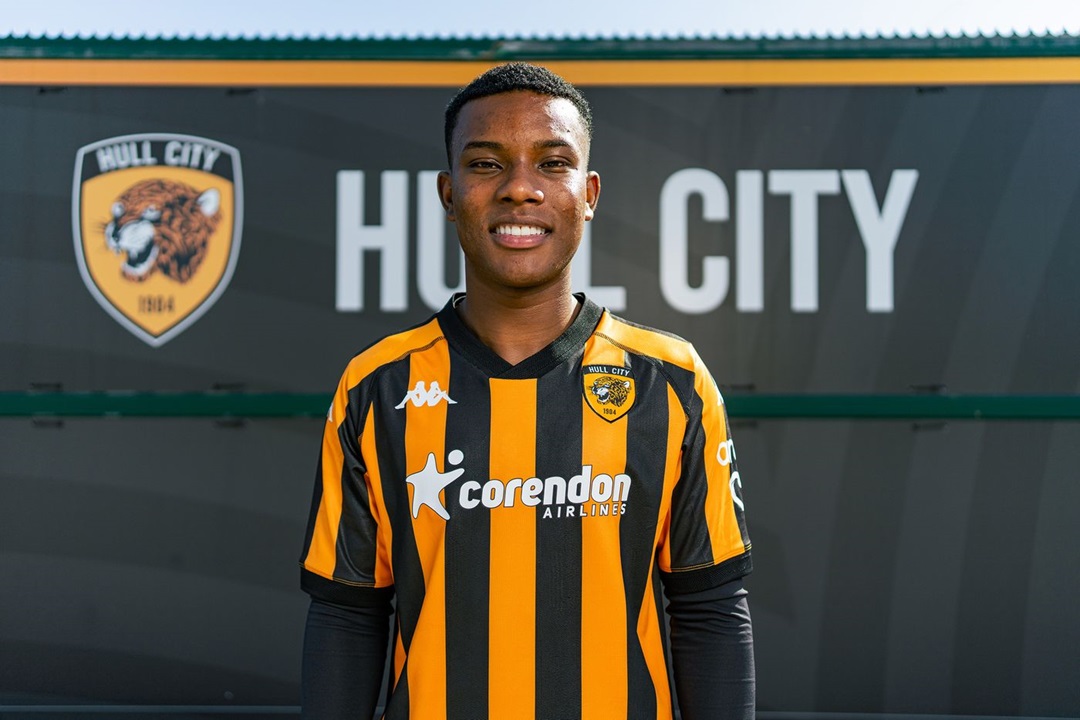 Hull City oficializa la contratación de Óscar Zambrano