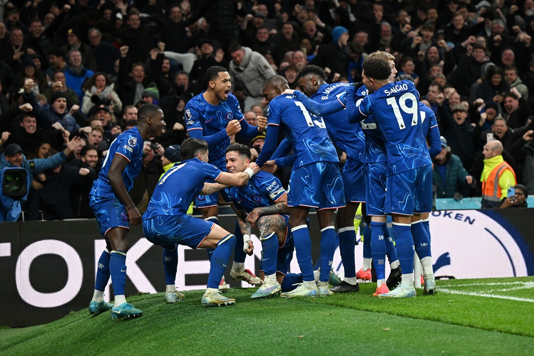 Chelsea, con un determinante Moisés Caicedo, logra espectacular remontada sobre Tottenham