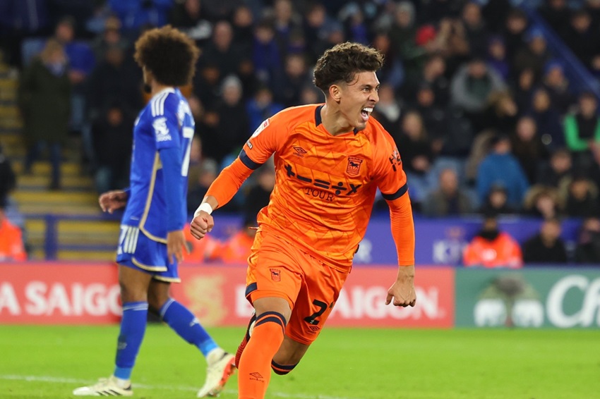 Jeremy Sarmiento marca su primer gol con el Ipswich Town y lo salva de ser derrotado