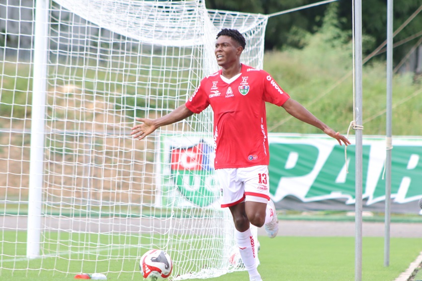 Byron Angulo retorna al país para vincularse a Técnico Universitario