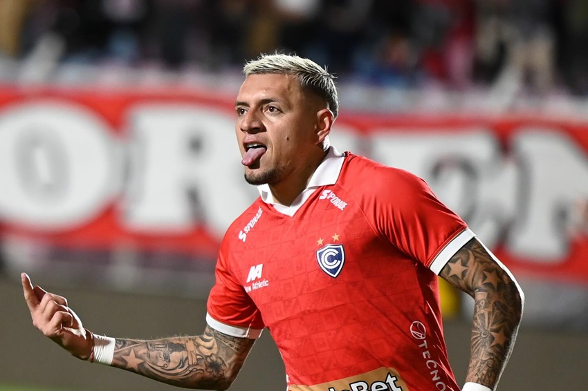 Carlos Garcés se luce con asistencia y gol, pero Cienciano cede empate ante Carlos Mannucci