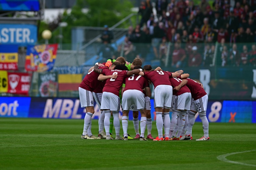 Angelo Preciado se proclama campeón con el Sparta Praga en la liga de República Checa