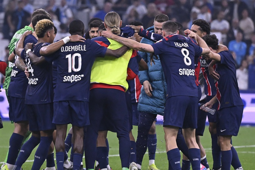 PSG, con Willian Pacho en la titularidad, golea al Marsella en el clásico francés