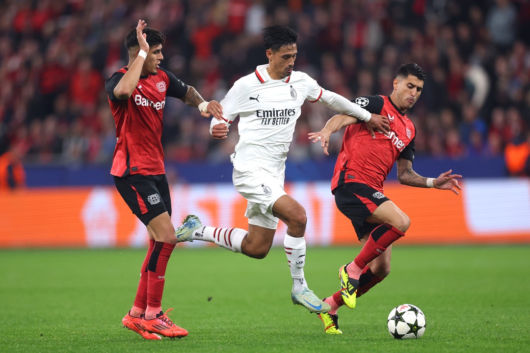 Bayer Leverkusen se respalda en la firmeza de Piero Hincapié para doblegar al Milan