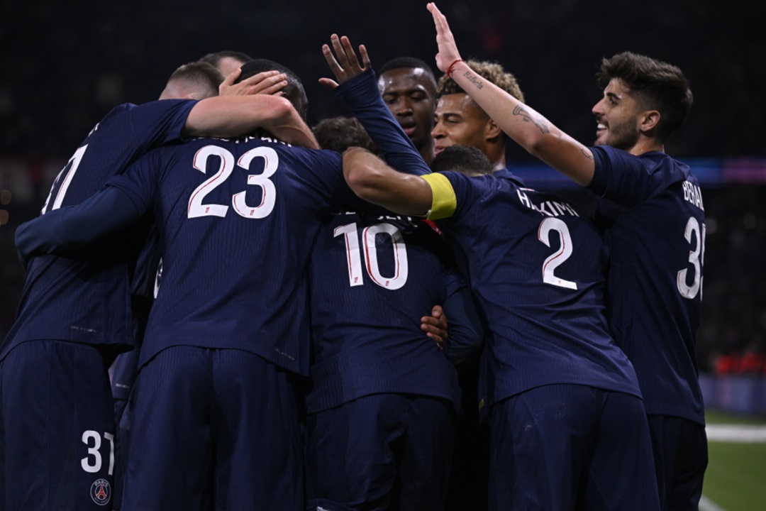 PSG, con ingreso decisivo de Willian Pacho, sostiene su buena racha al doblegar a Stade Brestois