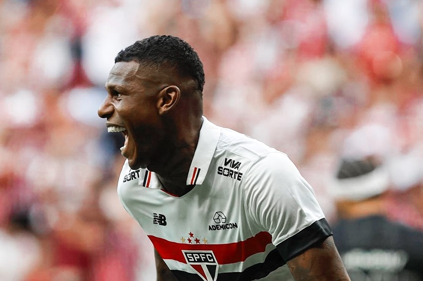 Robert Arboleda convierte un certero cabezazo en el triunfo de Sao Paulo ante Corinthians