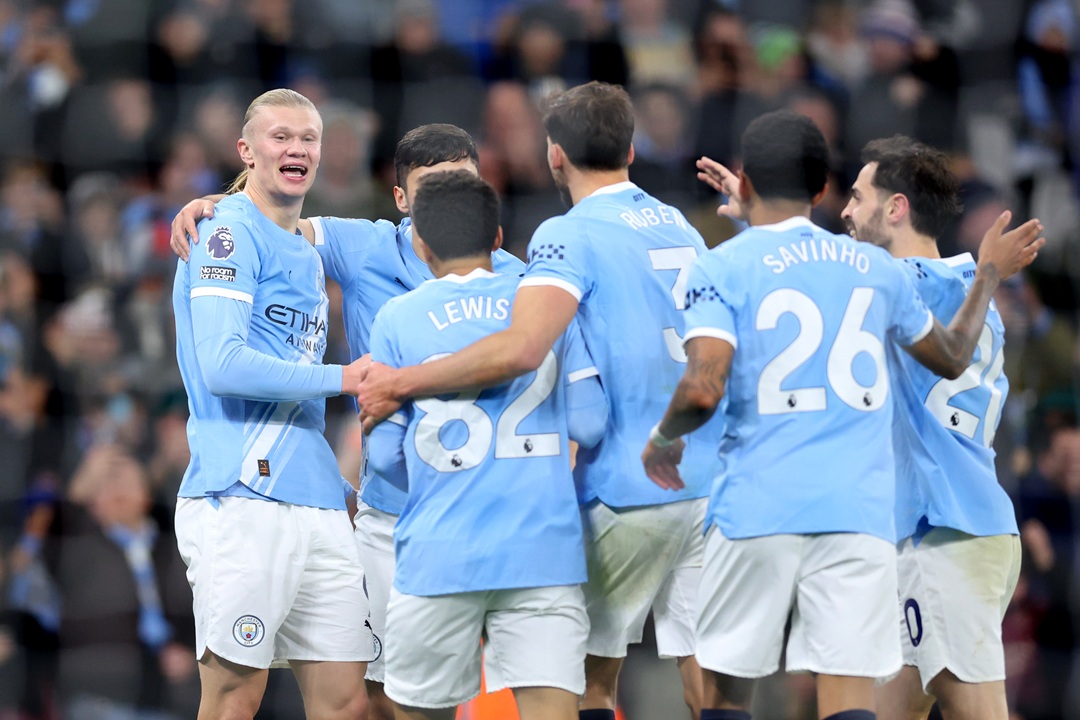 Manchester City se impulsa en un doblete de Haaland para golear a West Ham