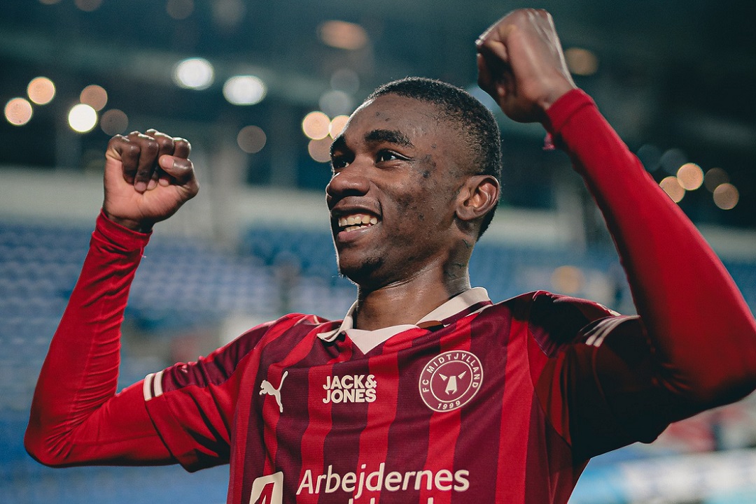 Denil Castillo relata su historia: sacrificios, pérdidas y resiliencia en su camino a Midtjylland