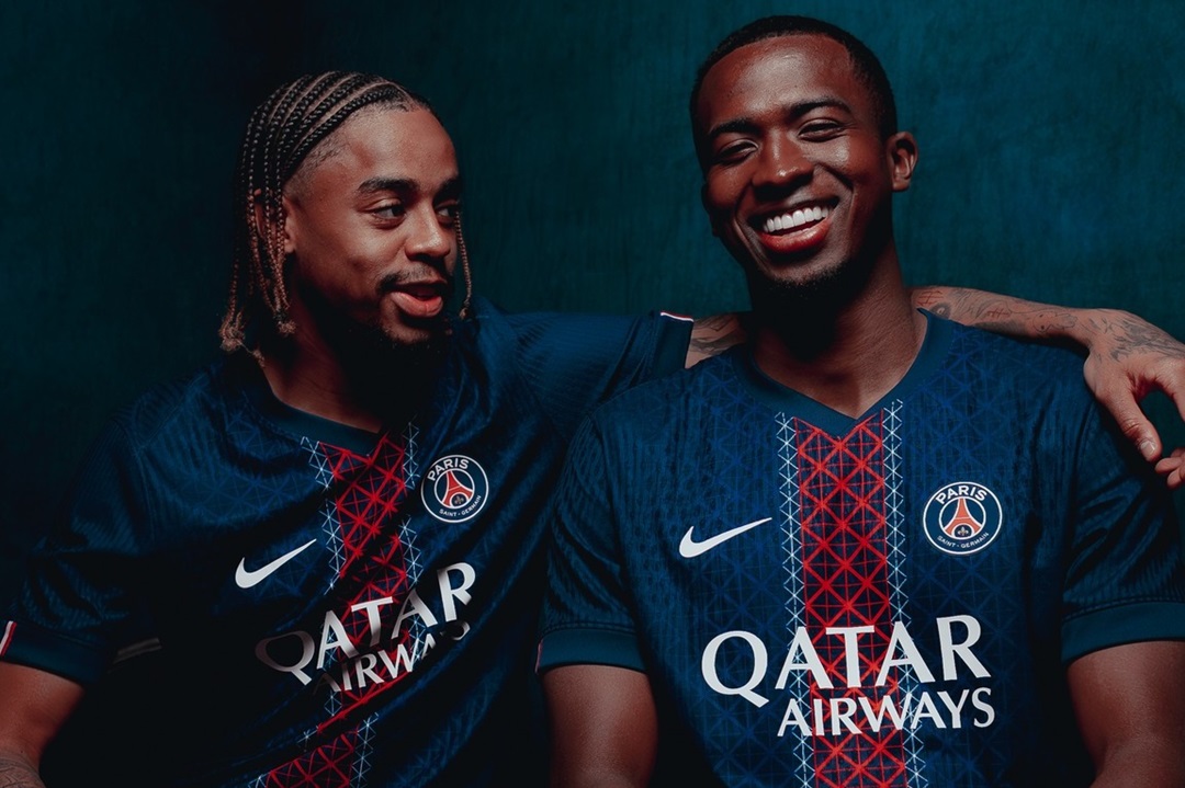 PSG revela su nueva camiseta para la temporada 2025-2026 con la participación de Willian Pacho