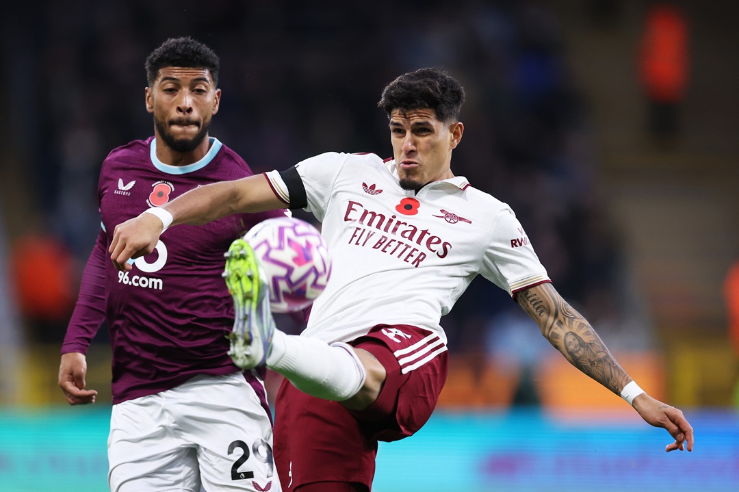 Arsenal, con minutos para Piero Hincapié, vence a Burnley y mantiene el liderato