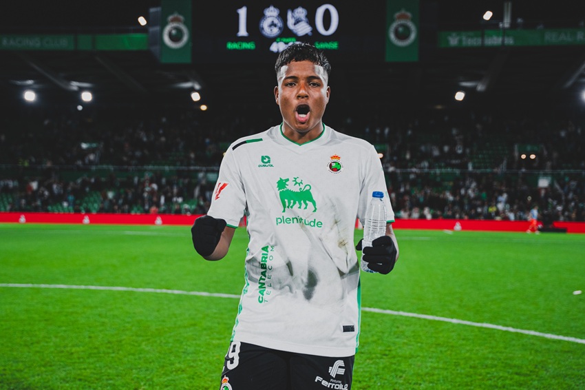 Stuttgart toma ventaja en el fichaje de Jeremy Arévalo