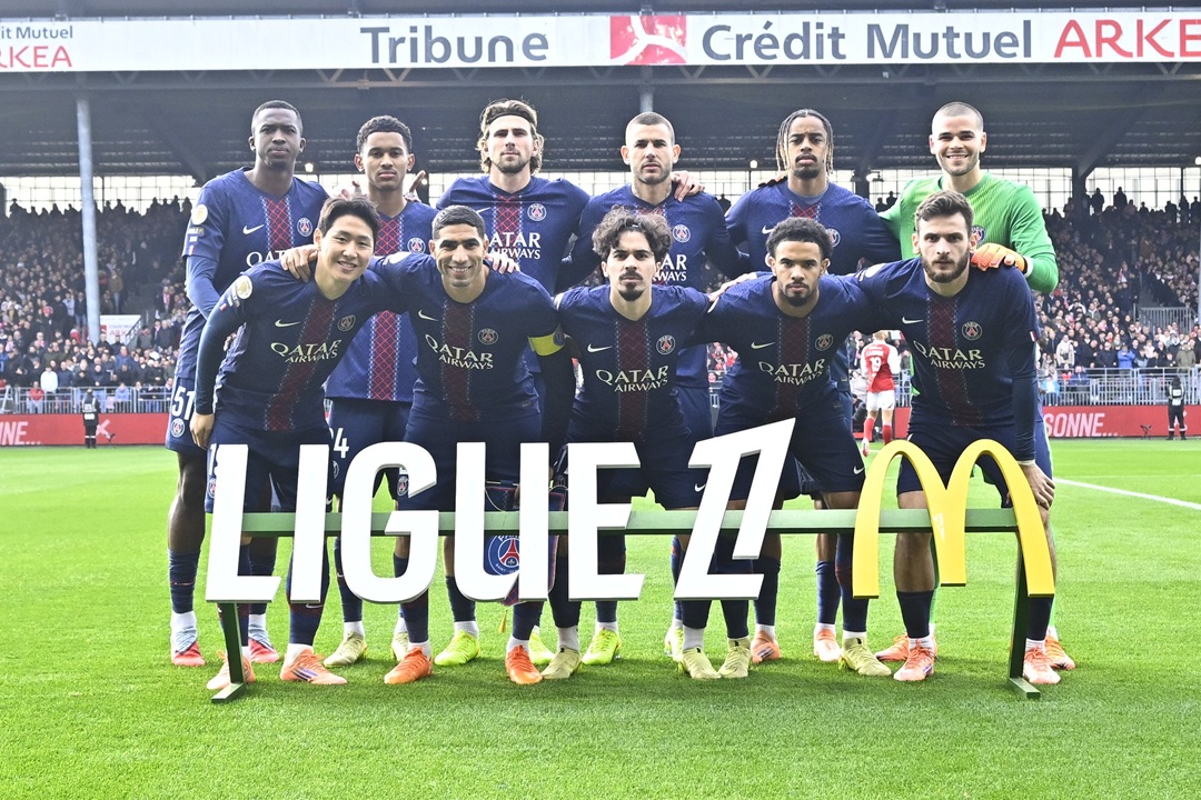PSG, con Willian Pacho firme en defensa, se impone con goleada ante Brest