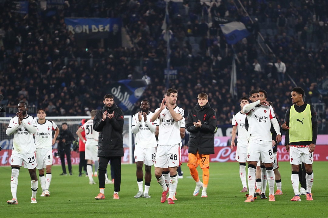 El AC Milan, aún con Pervis Estupiñán fuera por lesión, empata contra Atalanta