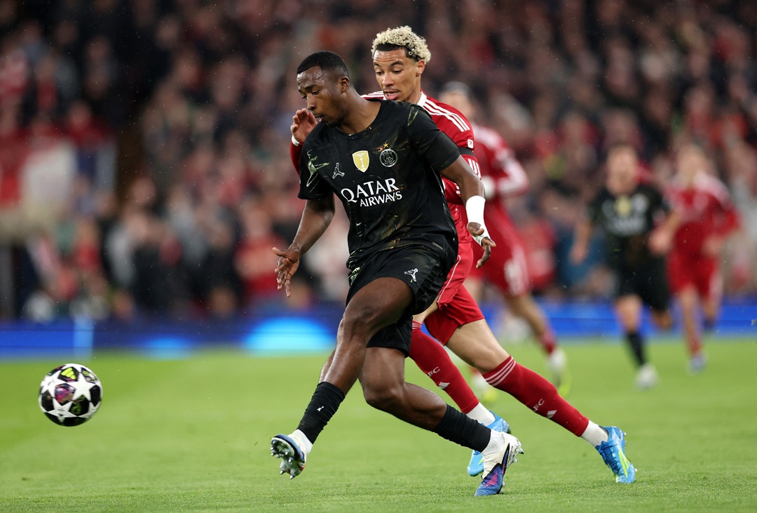 Willian Pacho es un muro y el PSG vuelve a superar a Liverpool para avanzar a semifinales