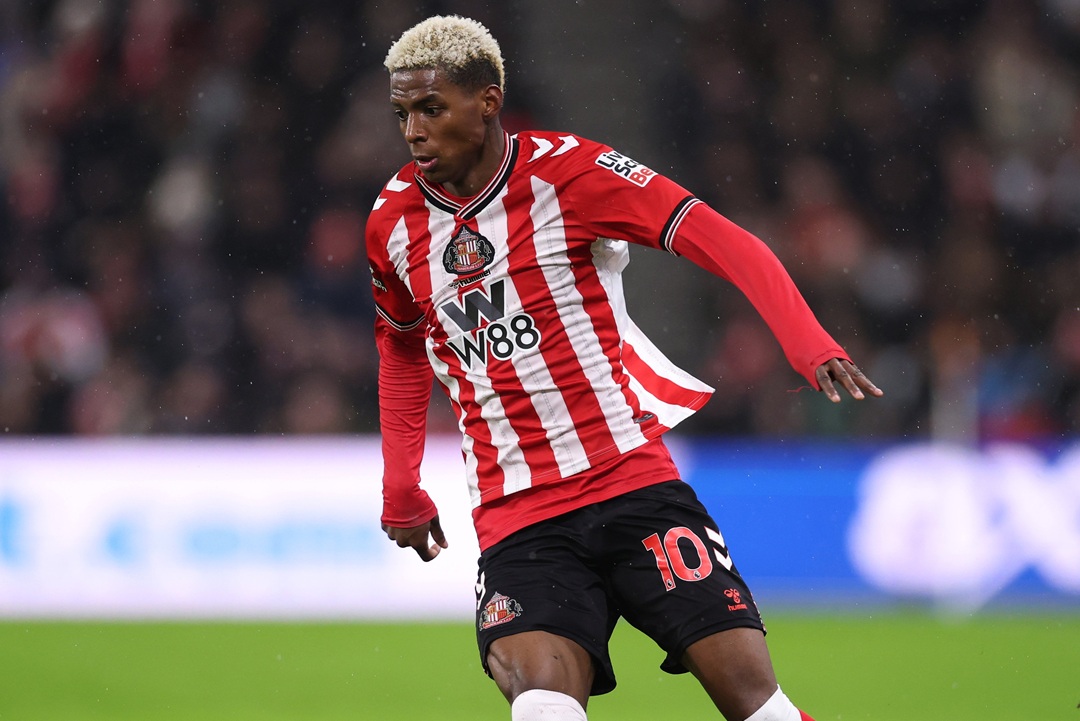 Nilson Angulo tiene su primera titularidad con Sunderland en la derrota ante Liverpool