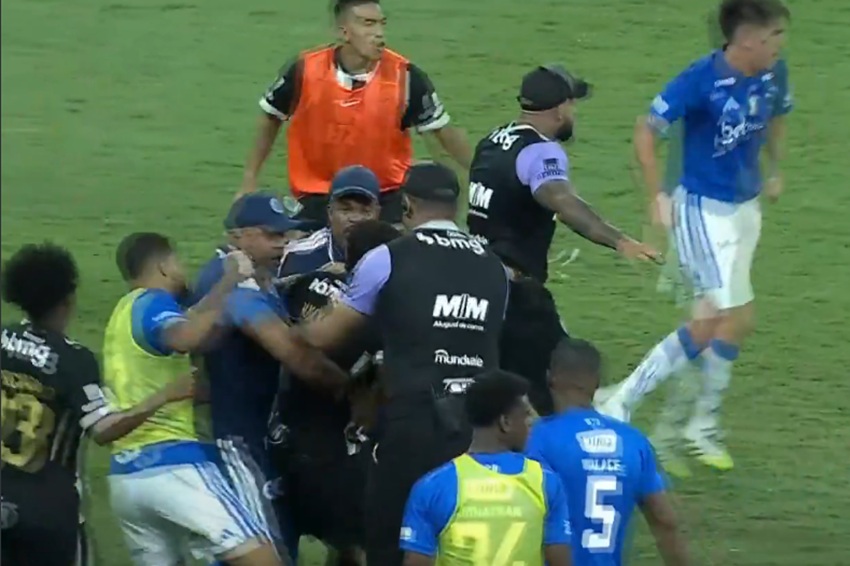 Batalla campal en el Cruzeiro-Atlético Mineiro por la final del Campeonato Mineiro; Angelo Preciado participa en la pelea
