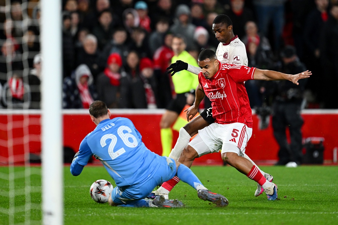 Denil Castillo es titular y el Midtjylland se lleva la victoria ante el Nottingham Forest