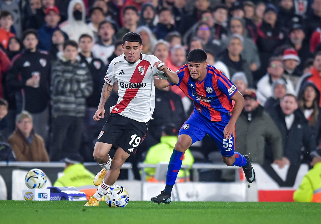 Kendry Páez, fuera de la convocatoria de River Plate para enfrentar a Gimnasia