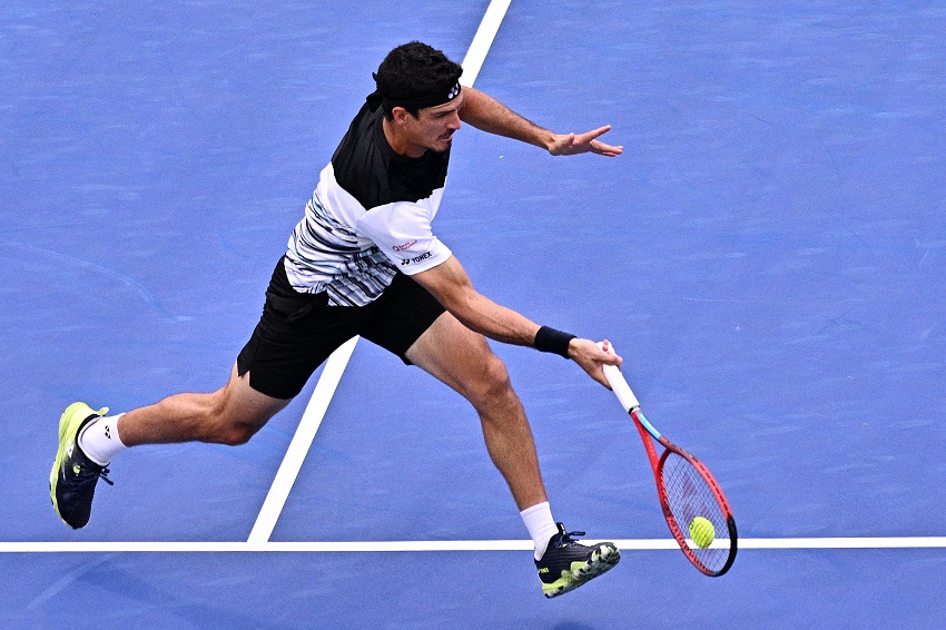 Emilio Gómez avanza a la segunda ronda de clasificación en el Abierto de Australia