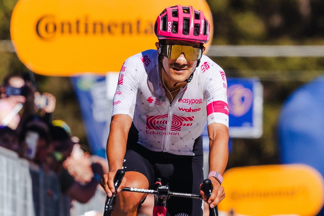 Richard Carapaz vuelve al podio en el Giro de Italia; Simon Yates se consagra campeón