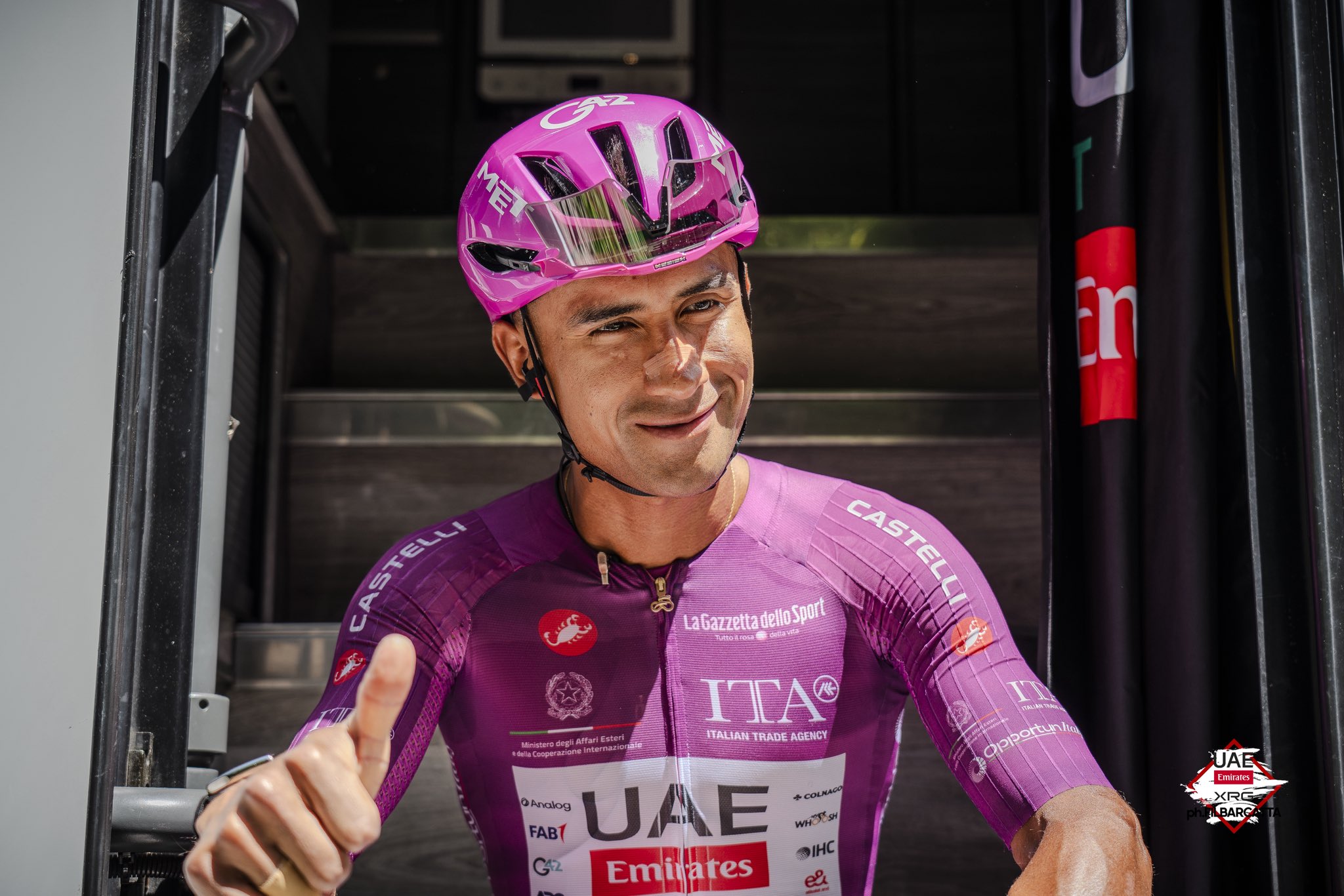 Jhonatan Narváez se retira del Giro de Italia en la etapa 19