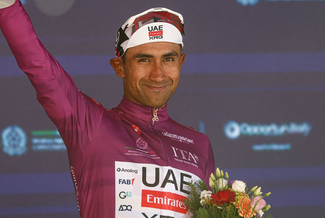 Jhonatan Narváez se adueña de la maglia ciclamino en el Giro de Italia