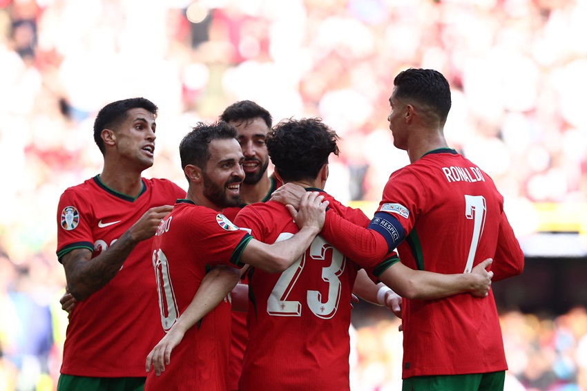 Portugal, liderado por Cristiano Ronaldo, golea a Turquía y sella la clasificación a octavos