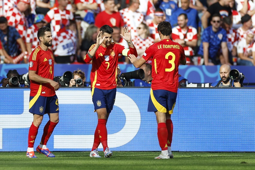 España demuestra eficiaca en el primer tiempo y golea a Croacia