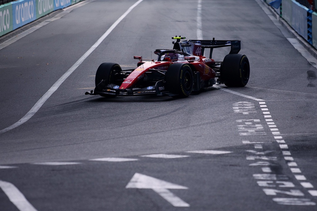 Hamilton lidera otro doblete de Ferrari en la segunda práctica libre del Gran Premio de Mónaco