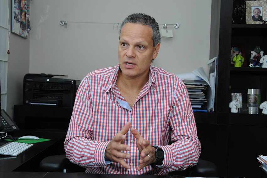 Esteban Paz califica a Luis Muentes de "cobarde" y afirma que fue un "partido amañado"