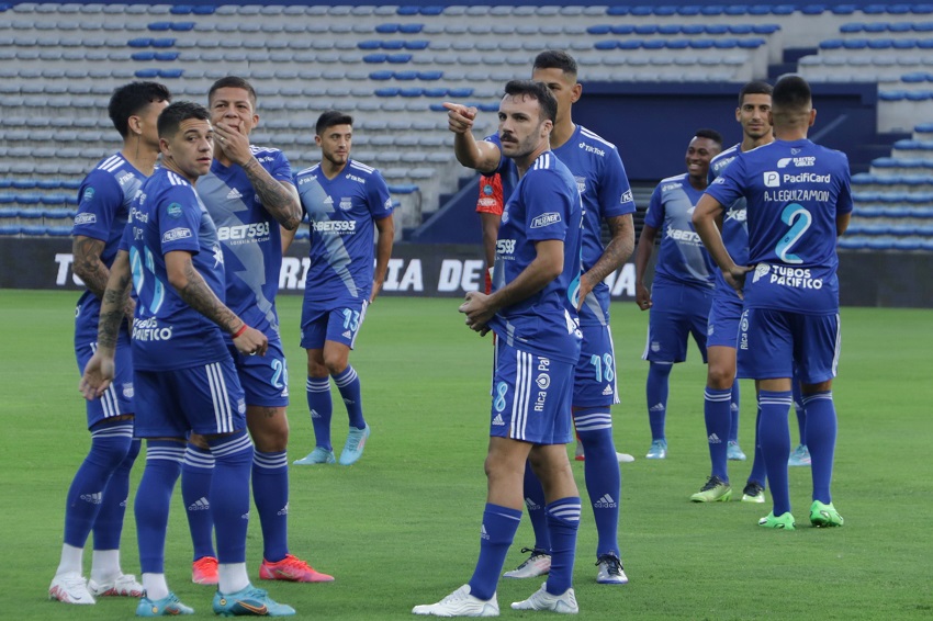 Emelec vs Deportivo Cuenca se pospone por no presentación de los árbitros