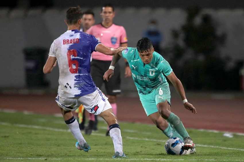 Técnico Universitario refuerza su zona lateral con la incorporación de Luis Ayala
