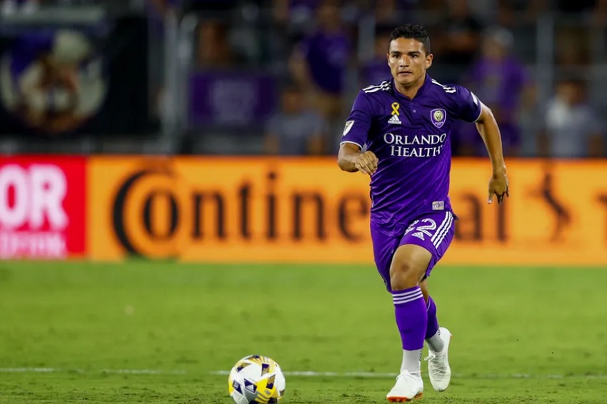 Alexander Alvarado regresa al fútbol ecuatoriano para sumarse a Liga de Quito