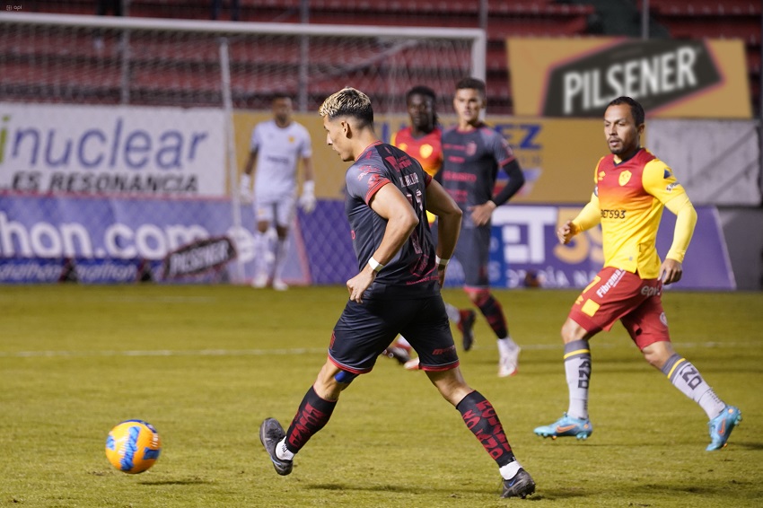 Deportivo Cuenca se lleva empate contra Aucas en partido con polémicas