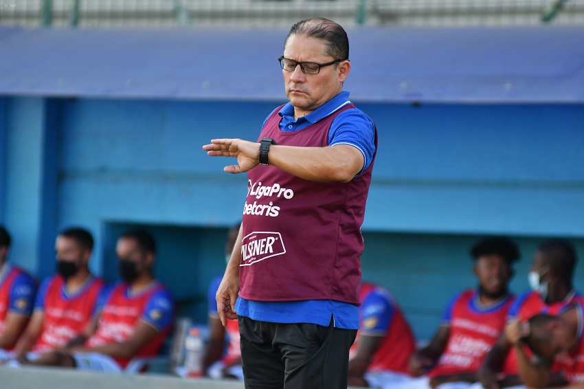 Cumbayá anuncia la salida "por mutuo acuerdo" del entrenador Luis Espinel