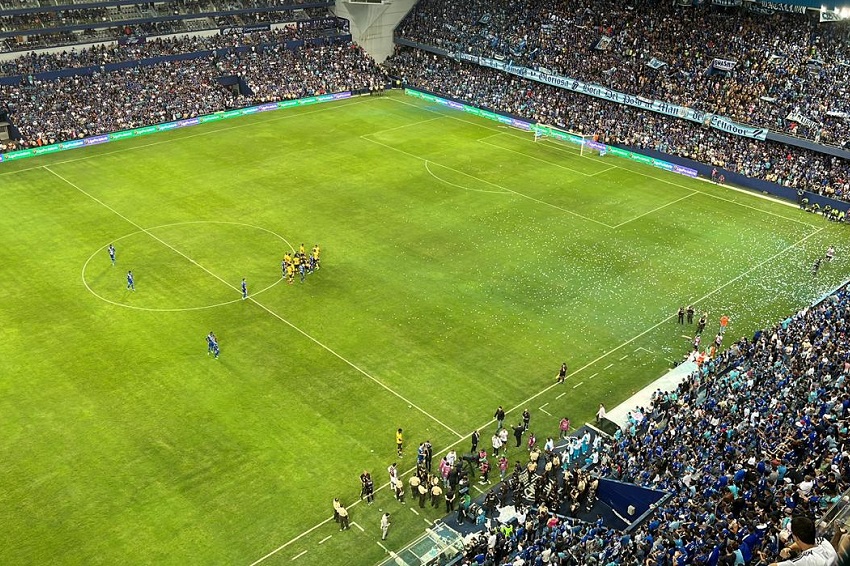 El Clásico se suspende momentáneamente tras incidentes en el Capwell