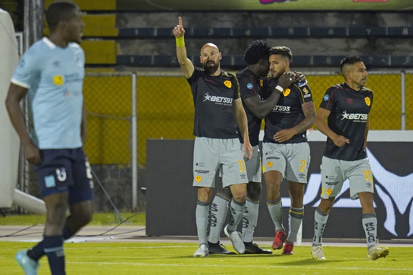 Aucas doblega a Universidad Católica, consolida la punta y se acerca al objetivo