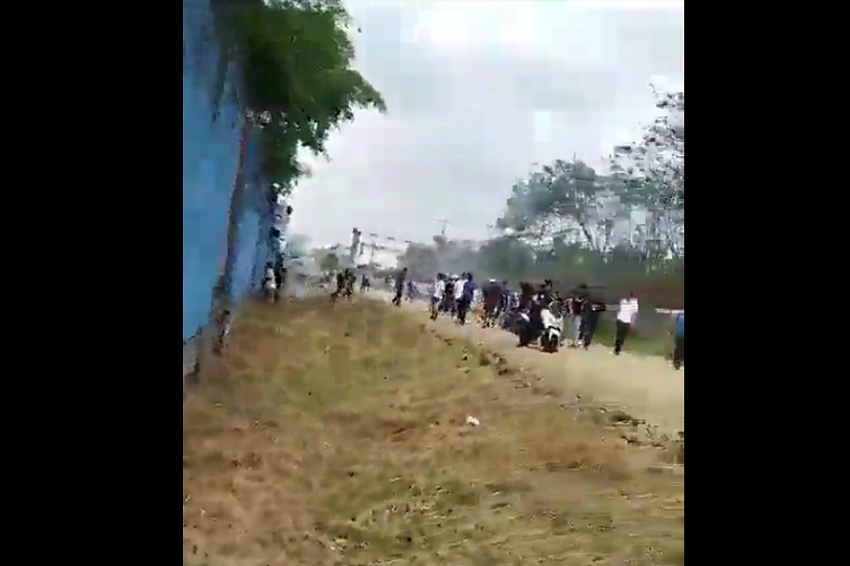 Hinchas intimidan a jugadores de Emelec durante el entrenamiento