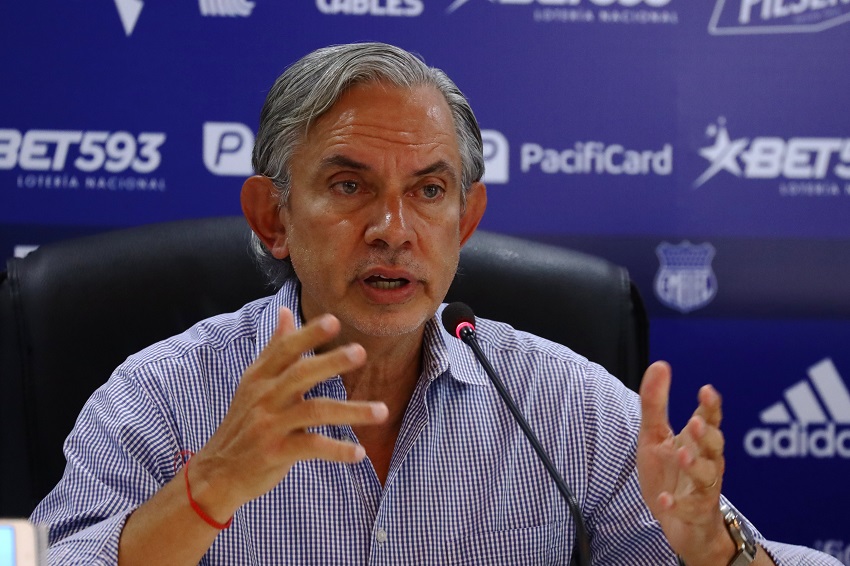 José Pileggi desmiente que los jugadores detuvieran la práctica por falta de pago y explica la situación